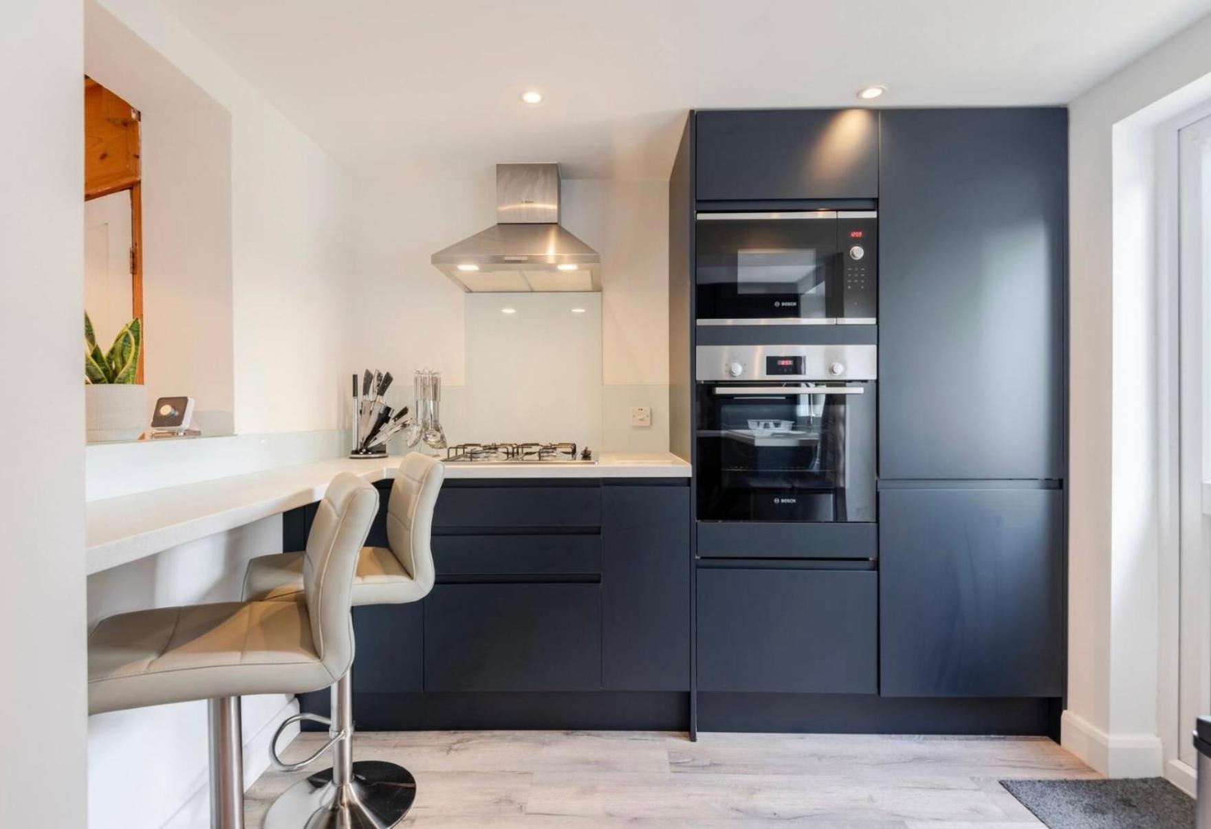 Modern 2 Bed House In Rainham, Kent - Central Location Rainham  Bagian luar foto